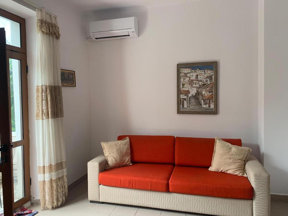 Apartement City Center Berat Bagian luar foto